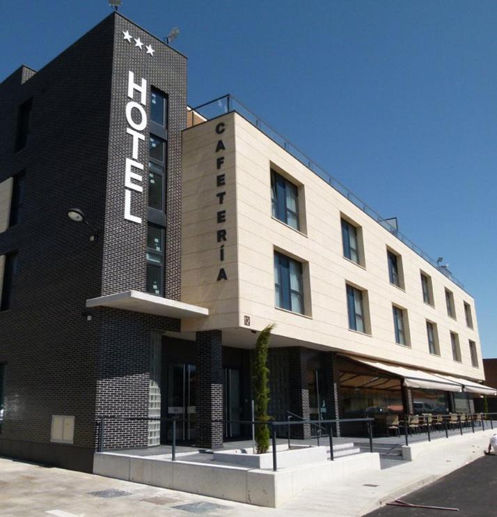 Hotel Río Hortega Valladolid Buitenkant foto